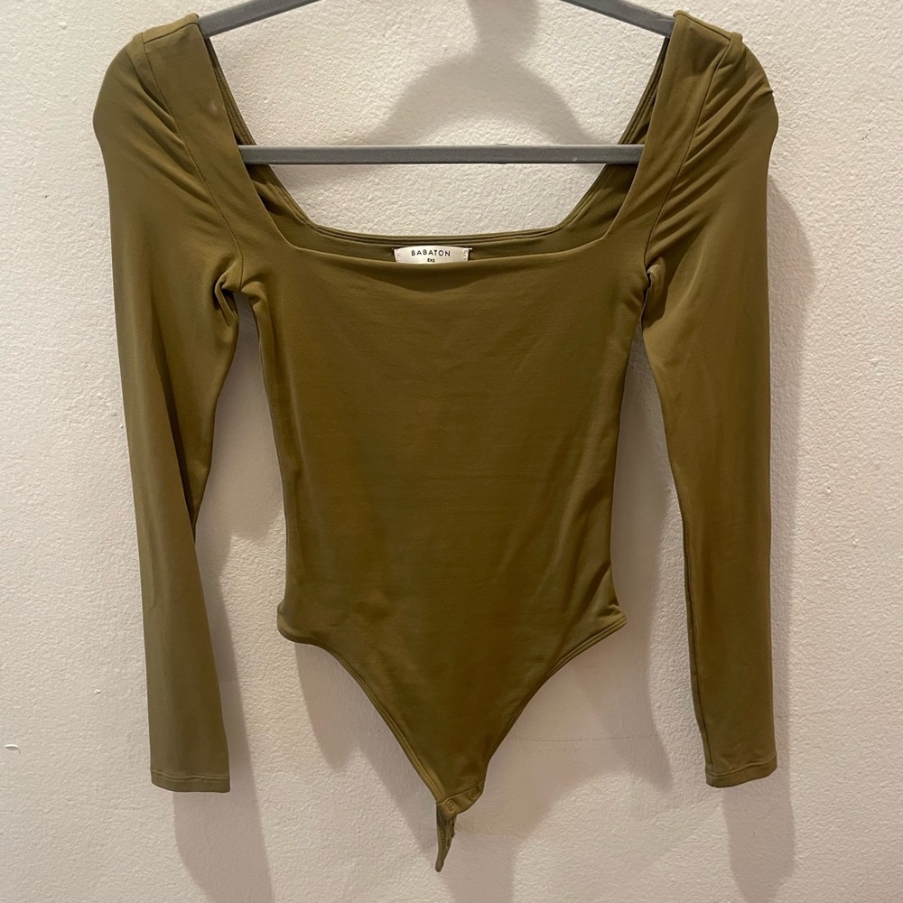 Aritzia x Babaton Olive Green 🫒 Long Sleeve Thong Smooth Bodysuit